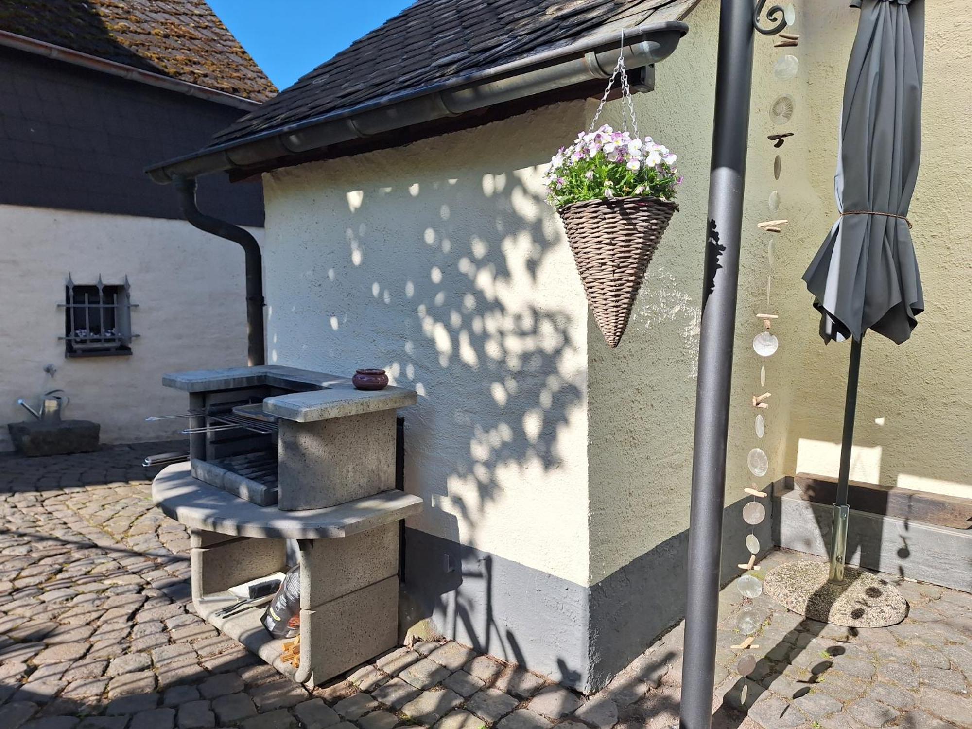 Moselperle- Urlaub Im Historischen Fachwerkhaeuschen Apartamento Bullay